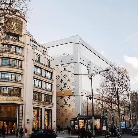 Luxe On The Champs-elysees Apartment