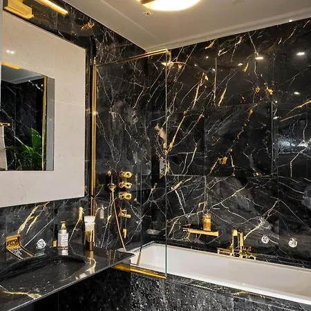 Luxe On The Champs-elysees