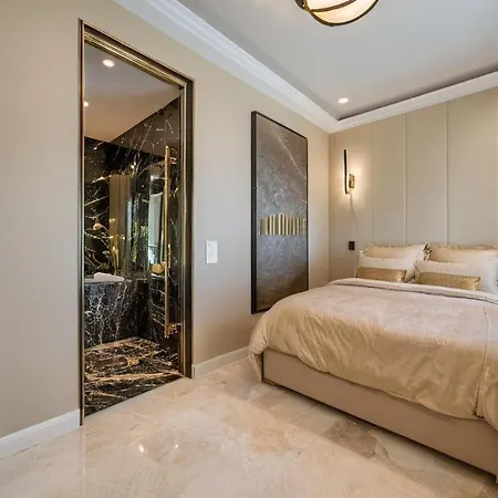 Luxe On The Champs-elysees Апартаменты *